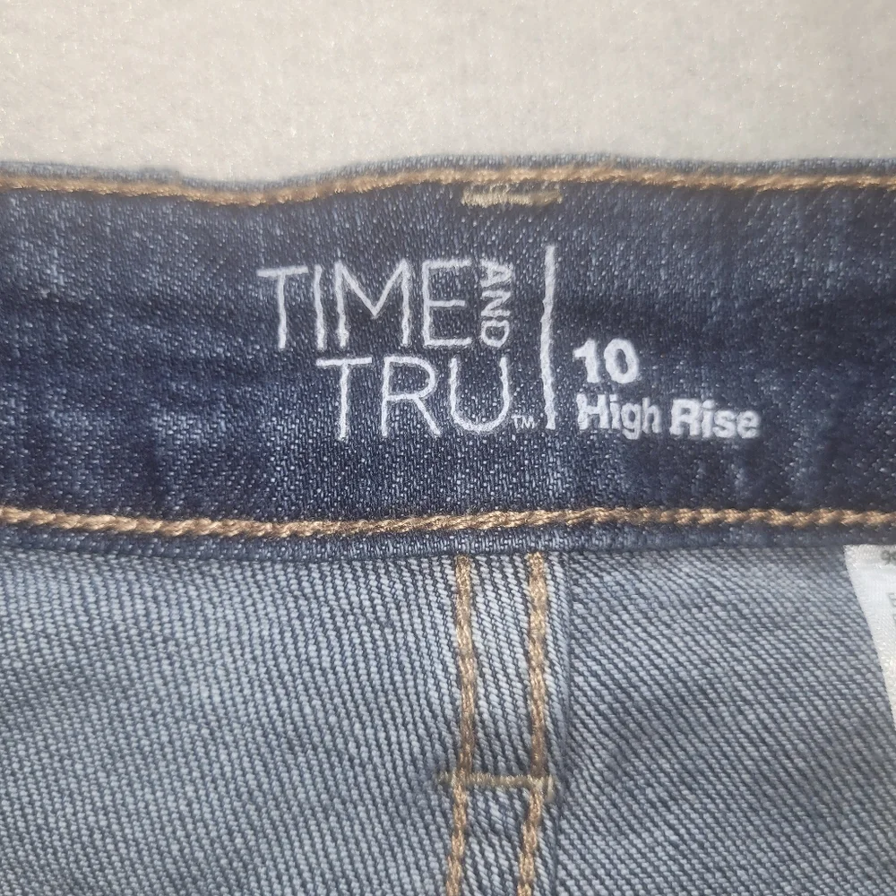 Time and Tru Womens Blue Distressed Shorts High Rise Stretch Pockets Size 10 - Picture 2 of 8